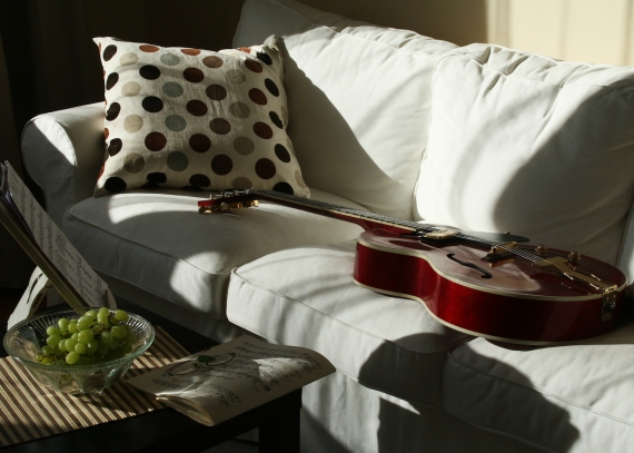 Dorota Rucińska - Favorite Gibson. Guitar. Still life.